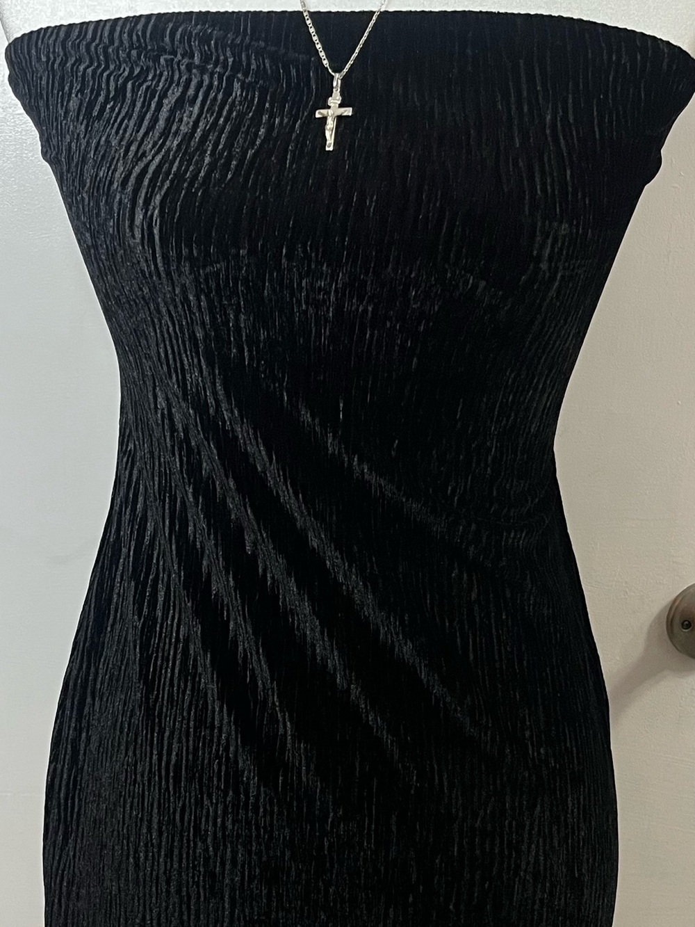 naked wardrobe Black Strapless Crinkle Velvet Dress